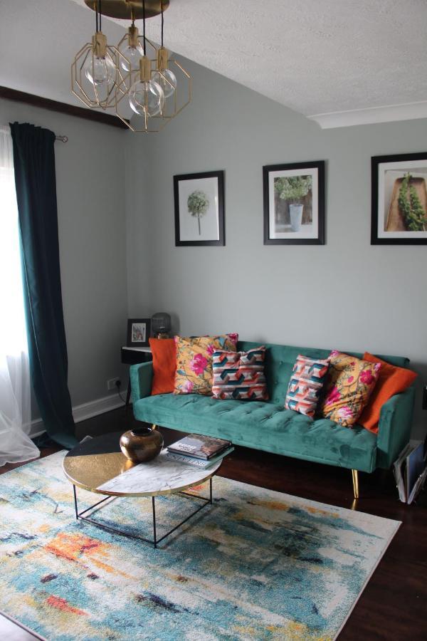 Beautiful Apartment In Guildford With Parking Send Dış mekan fotoğraf