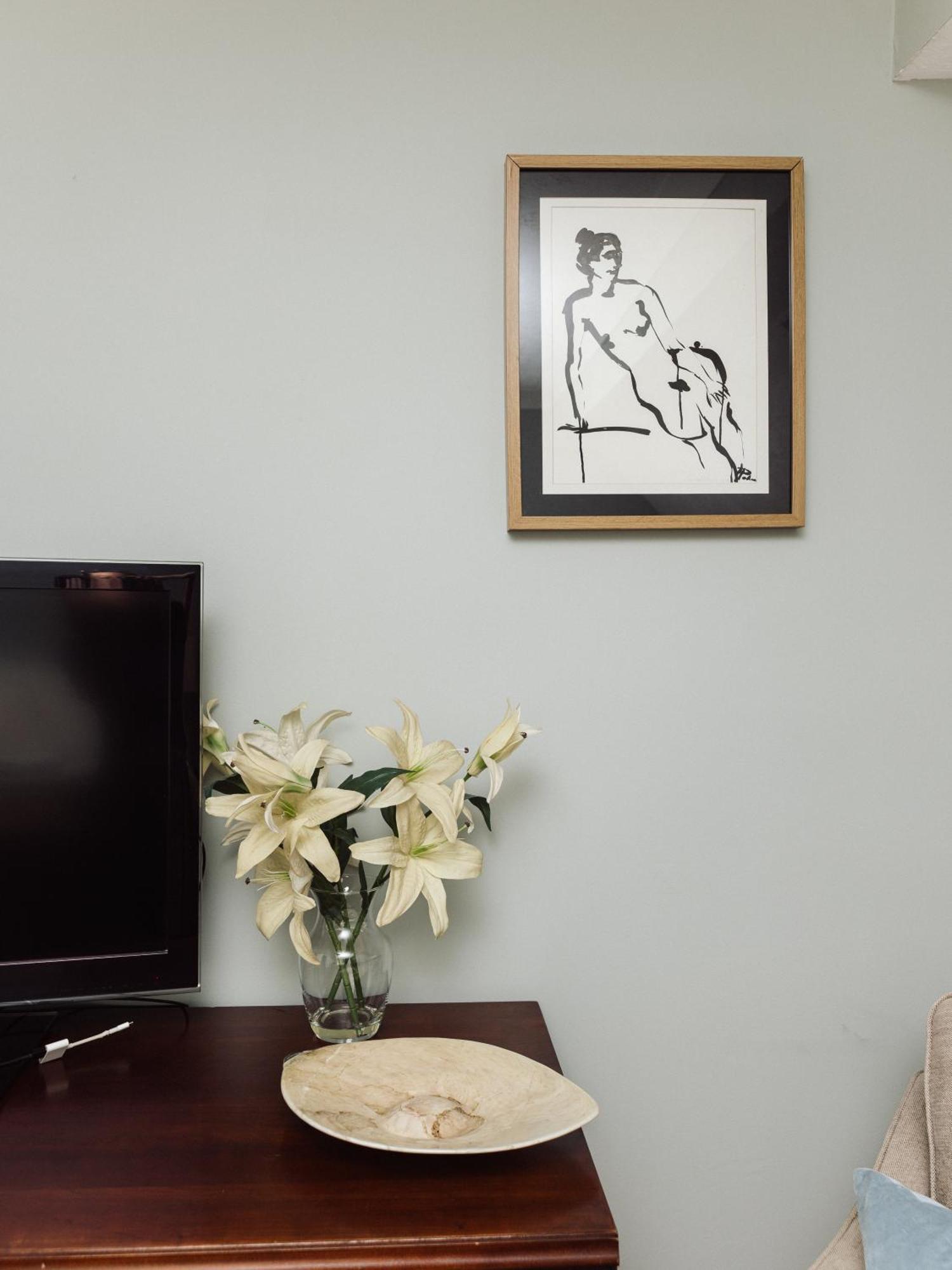 Beautiful Apartment In Guildford With Parking Send Dış mekan fotoğraf